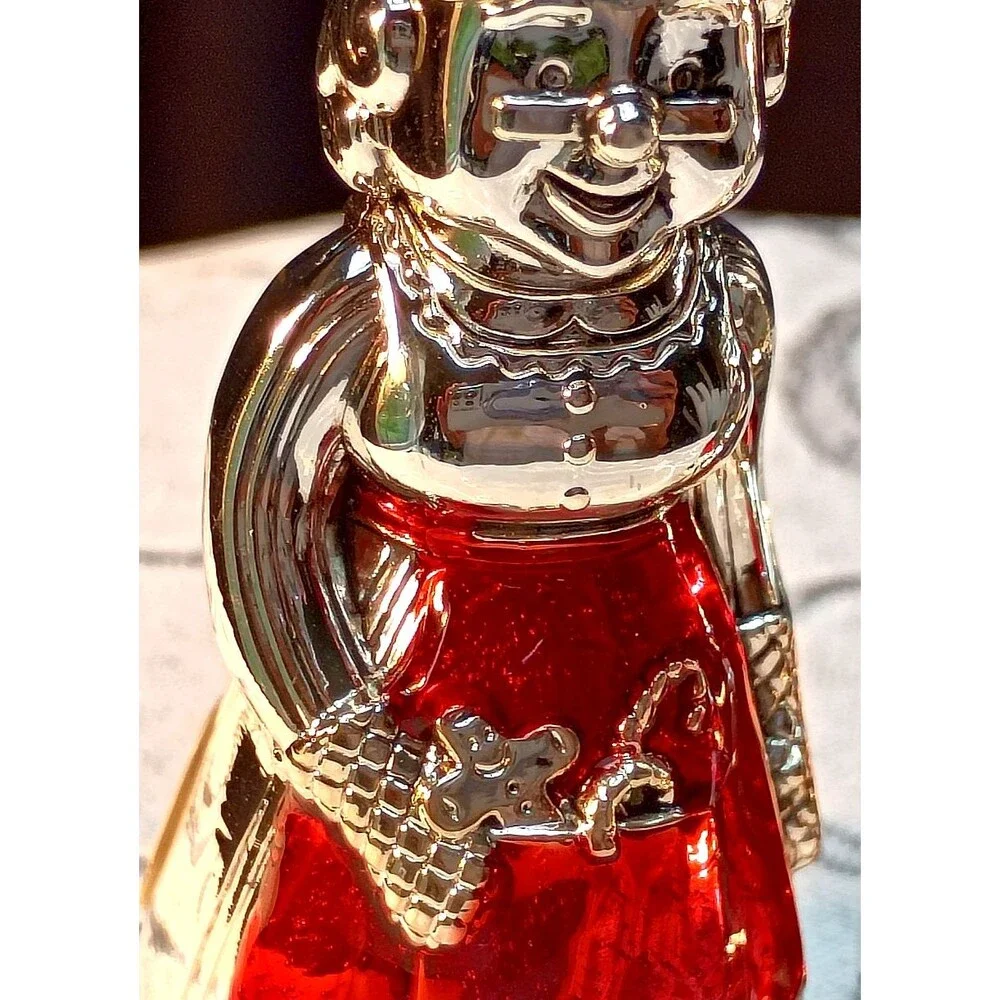 Brilliant Silver Plated Bright Red Salt & Pepper Shakers, Mr &Mrs Clause, New